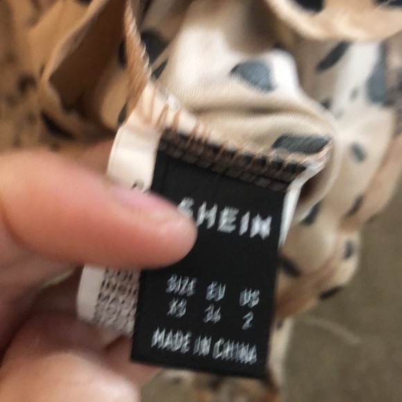 CHEETAH V-NECK SHEIN ROMPER - Picture 2 of 5